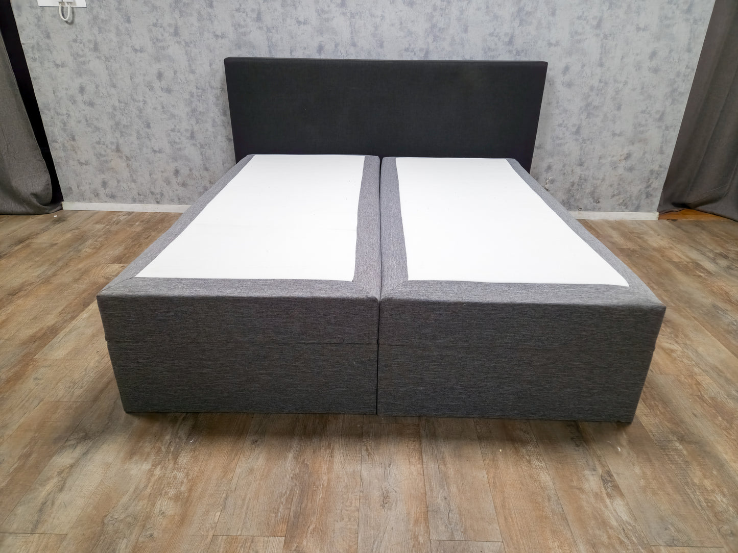 Mooi Grijs Boxpring Bed me Opbergruimte