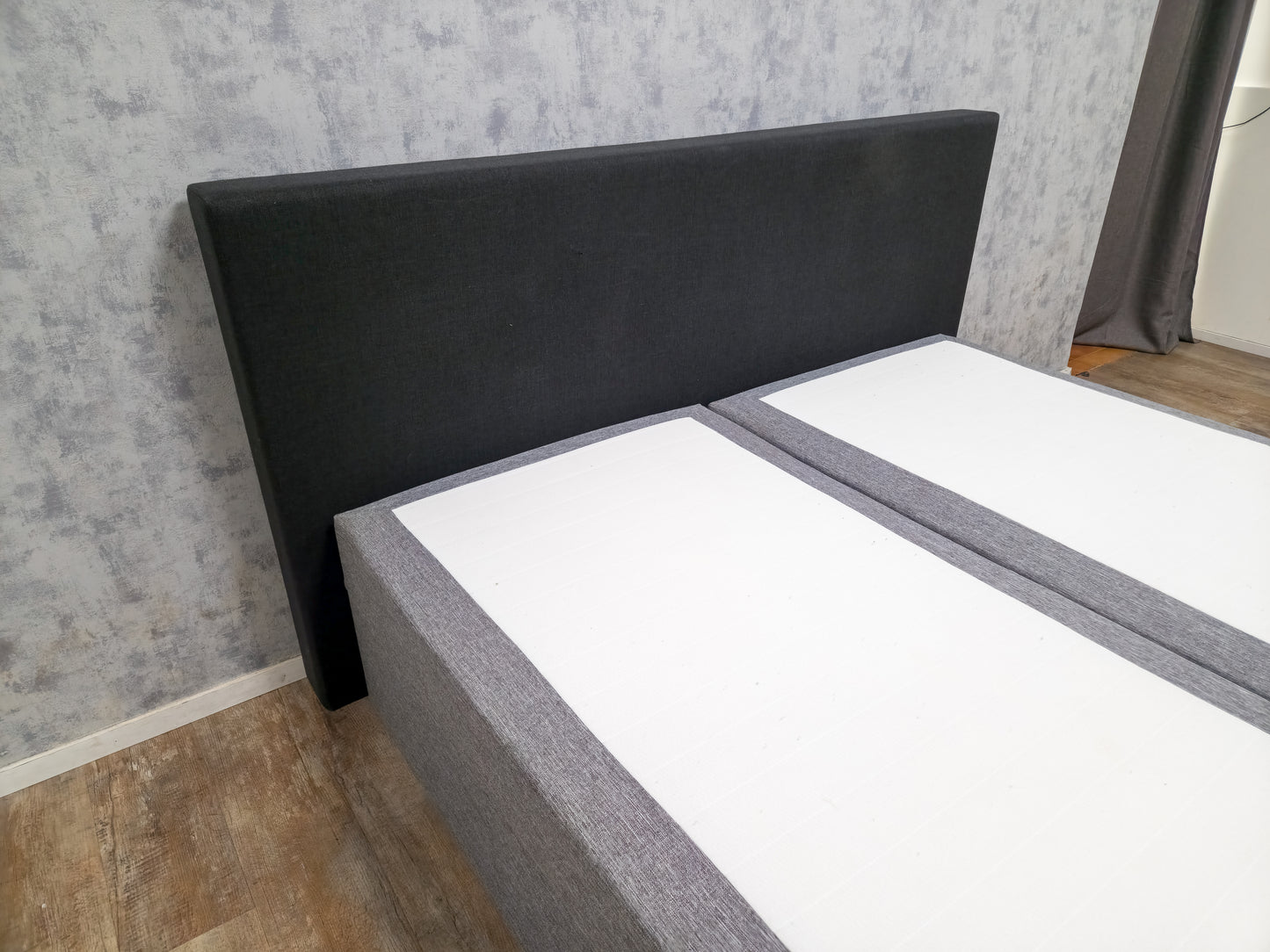 Mooi Grijs Boxpring Bed me Opbergruimte