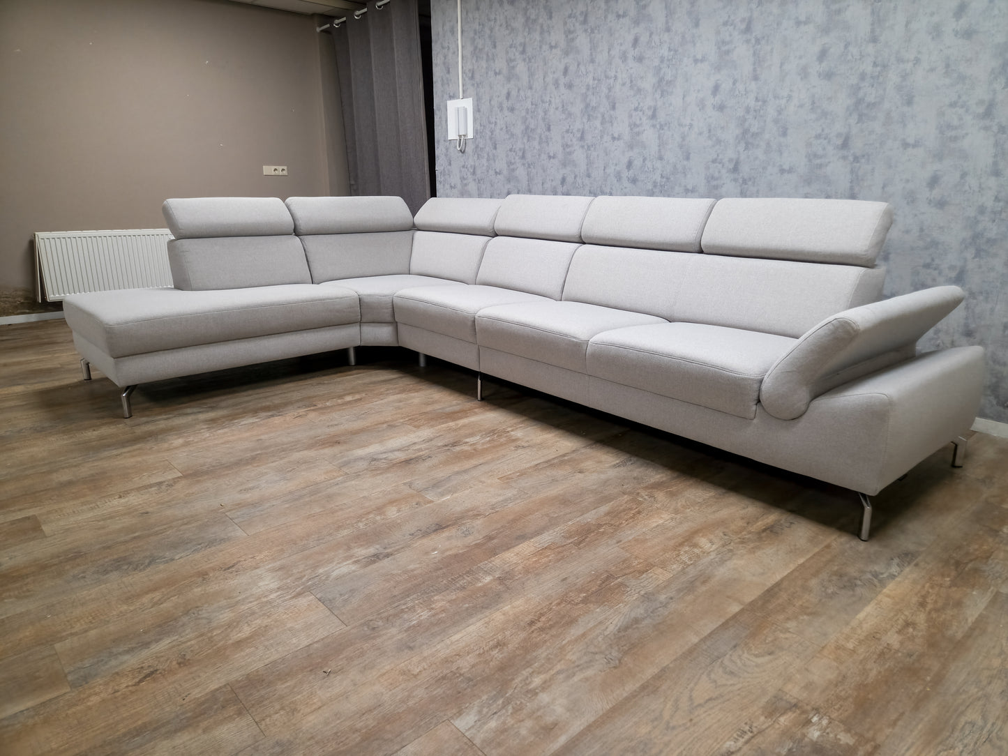 PRACHTIG WITGRIJS MONTEL MODENA DESIGN HOEKBANK