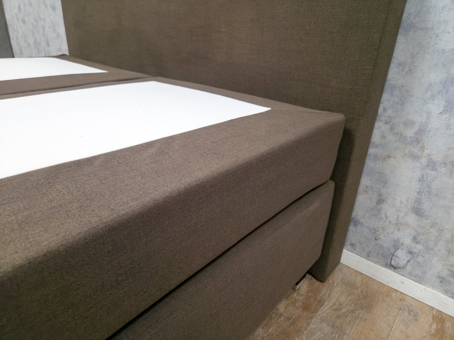 Zeer Mooi Bruin Taupe Boxpring Bed