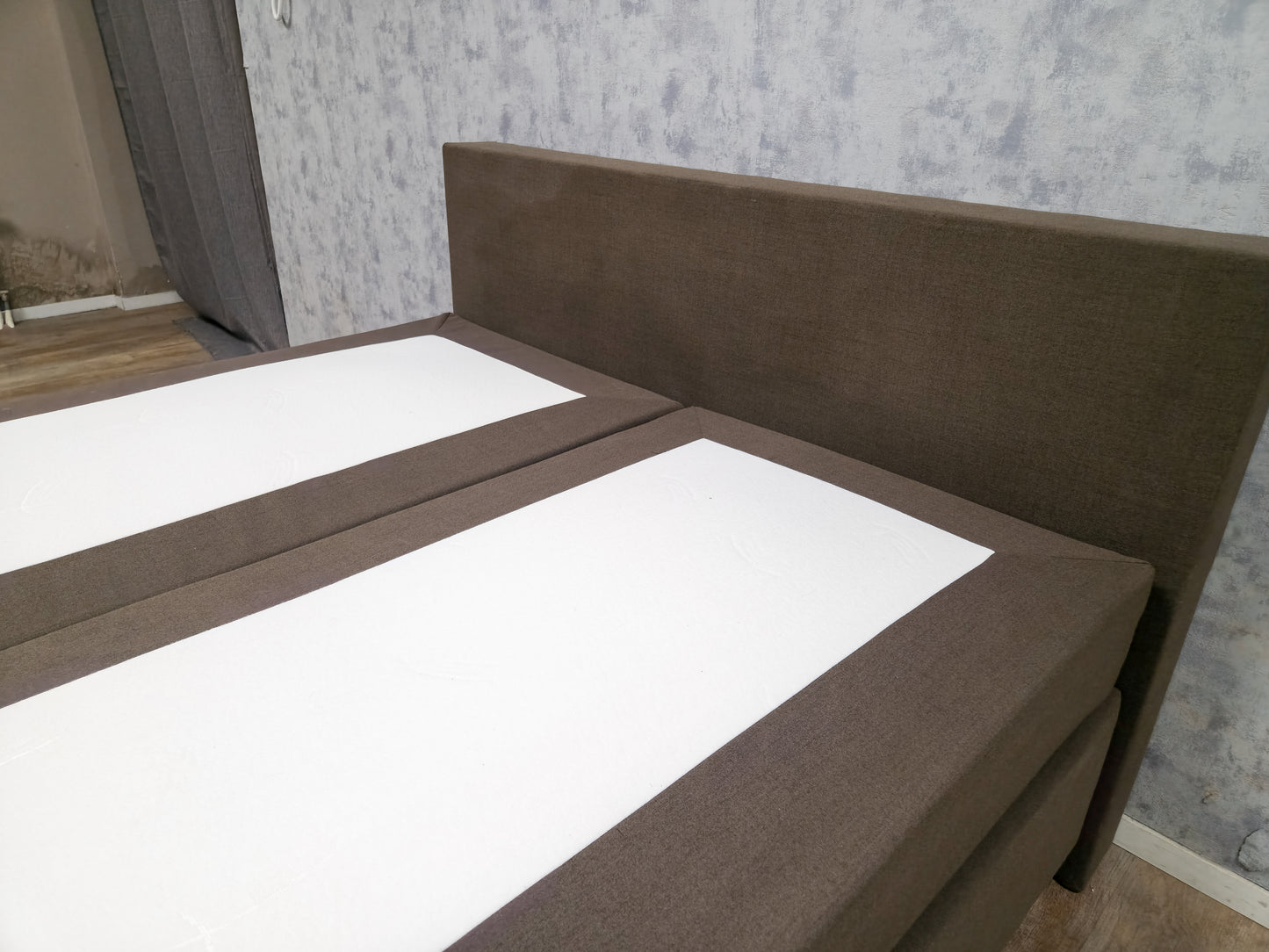 Zeer Mooi Bruin Taupe Boxpring Bed
