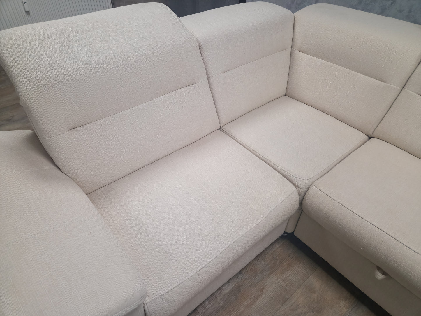 MOOI BEIGE HOEKBANK MET SLAAPFUNCTIE