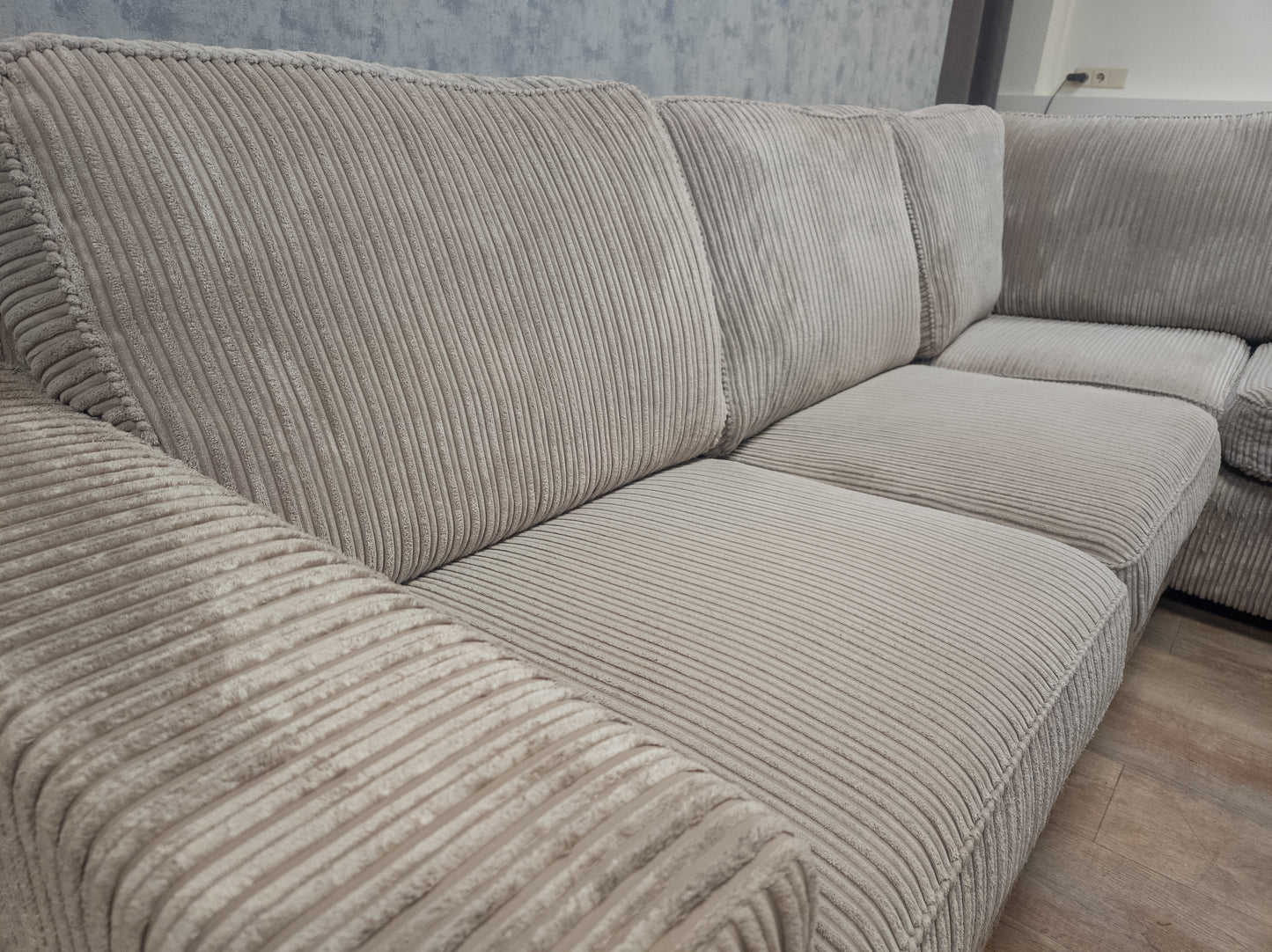 Zeer Mooi Beige RIBSTOF Hoekbank