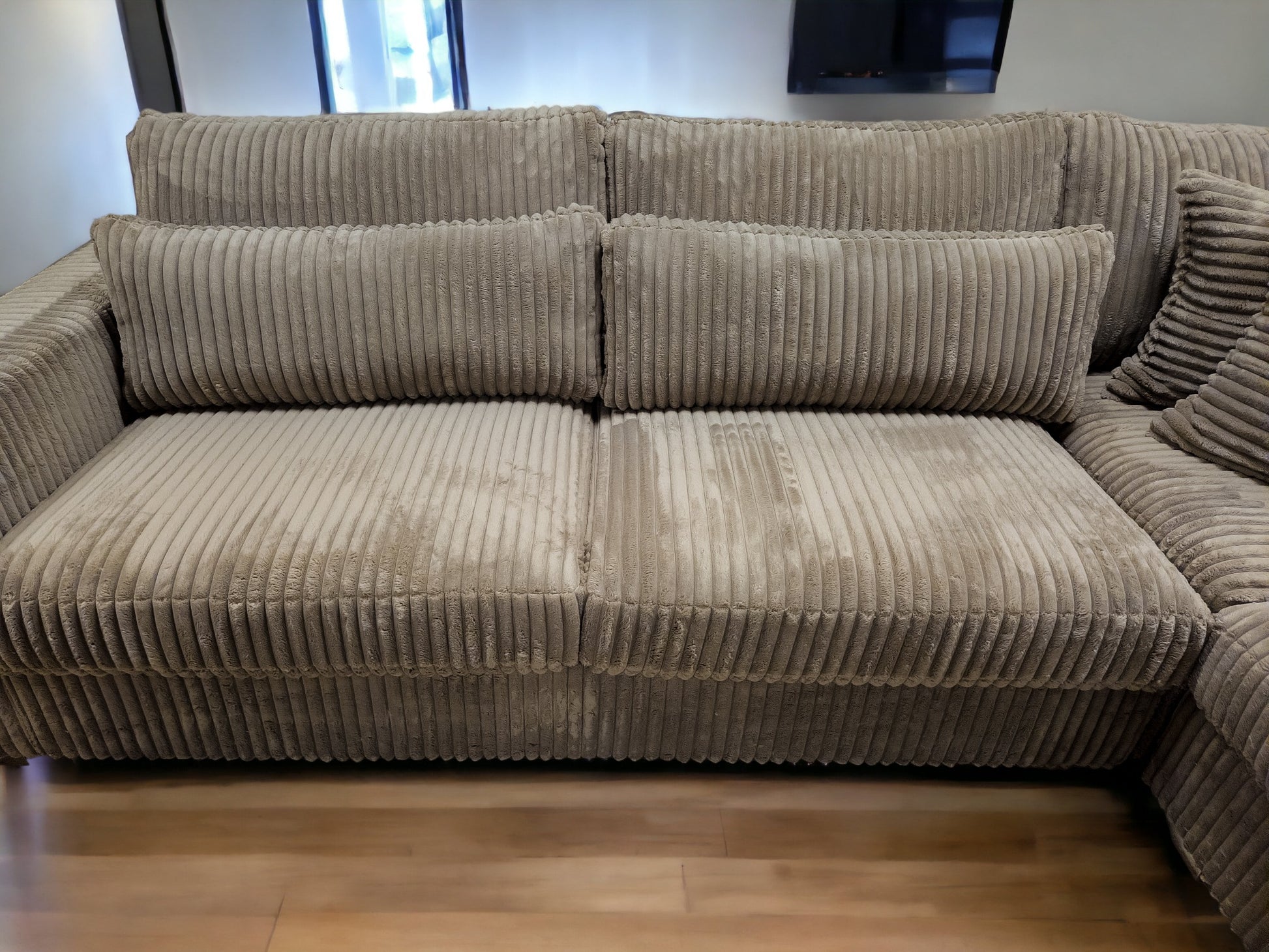 Mega Taupe Fluweel Ribstof Luxe Hoekbank - BanxteL - 2dehandse Bankstellen