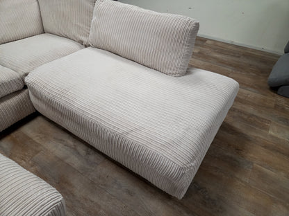 PRACHTIG BEIGE RIBSTOF HOEKBANK met POEF