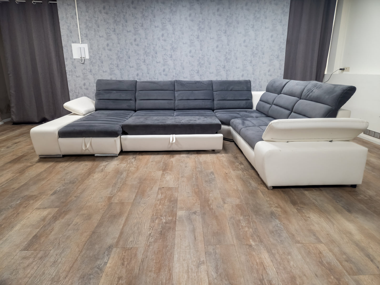 ZEER MOOI WIT en GRIJS MULTIFUNCTIONELE U BANK