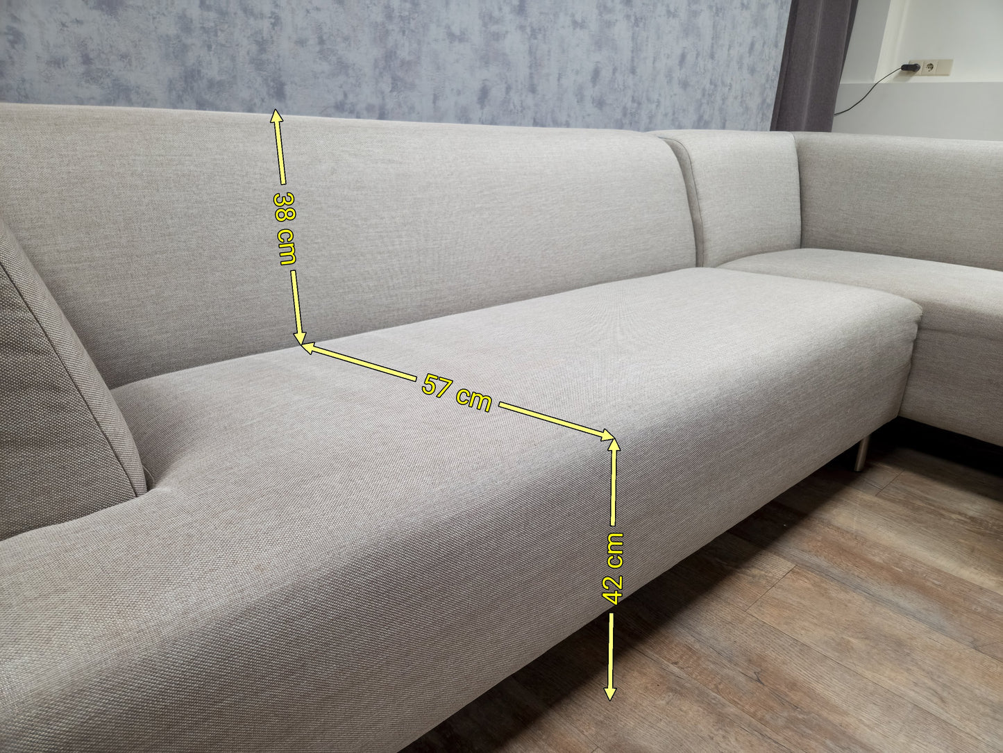 Licht Beige Hoekbank - 2e Hands