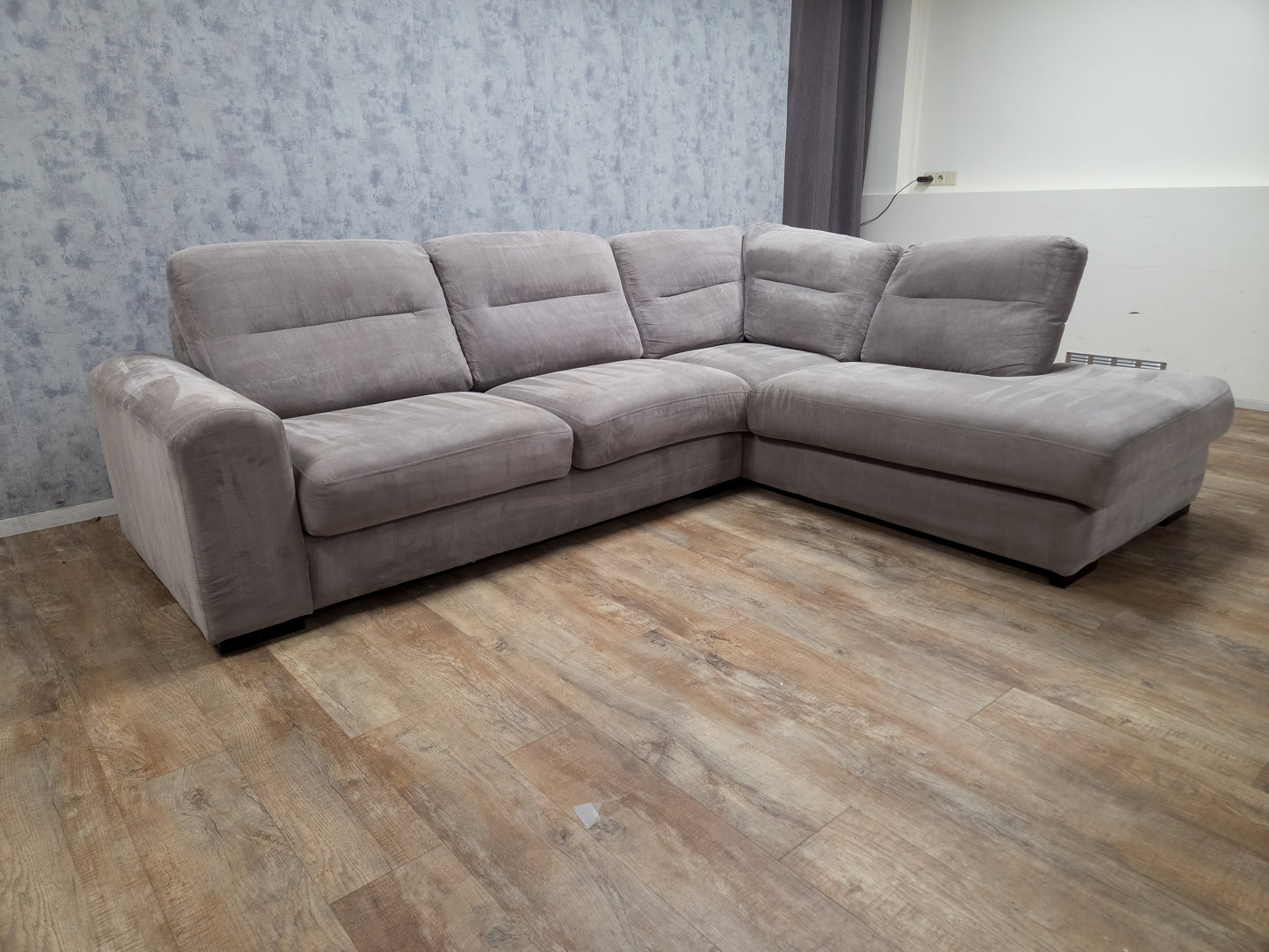 Grijze Rechterhoek Bank (2e Hands) – Luxe Comfort & Modern Design