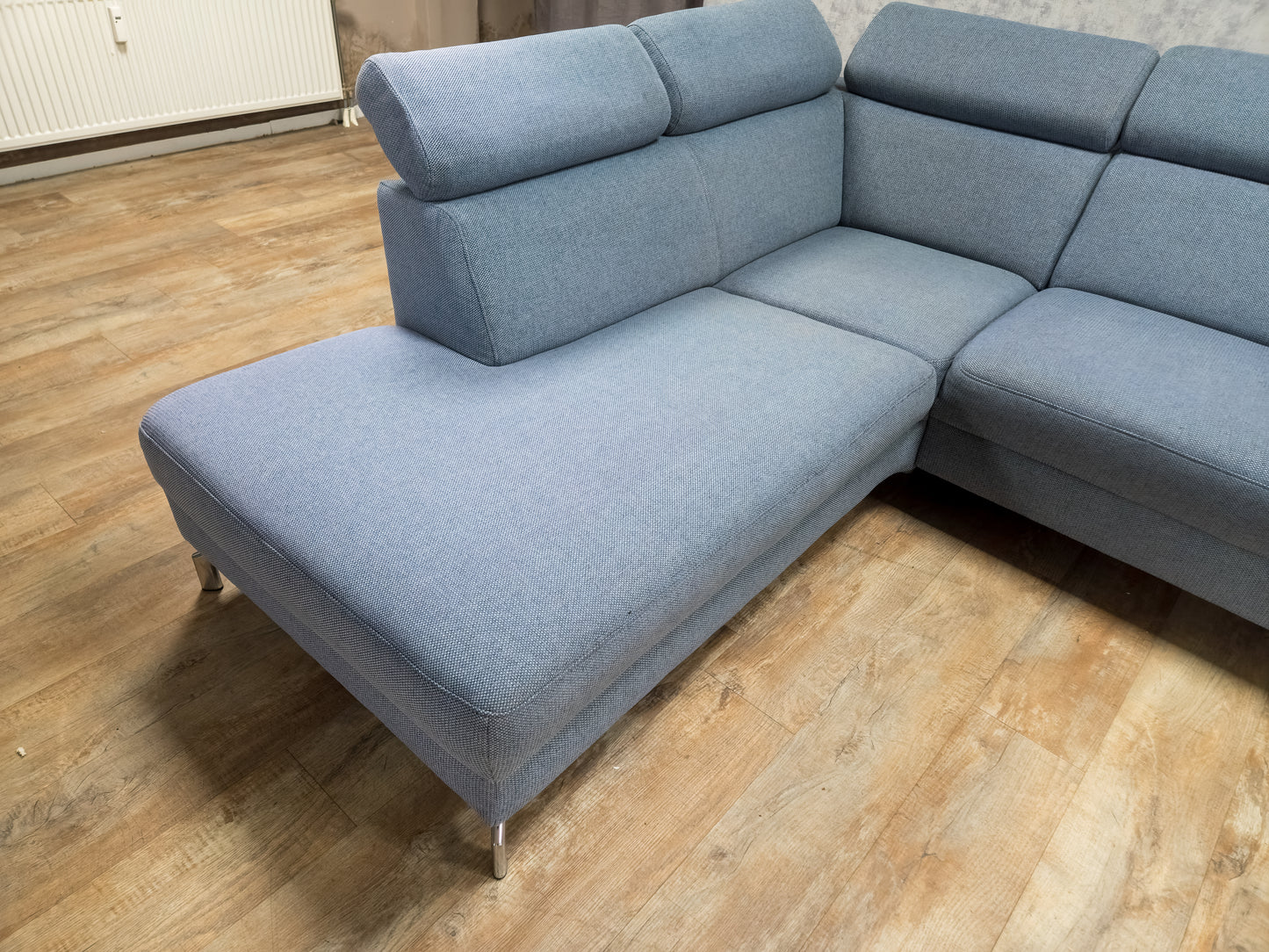 MONTEL Blauwe Hoekbank met Verstelbare Hoofdsteunen