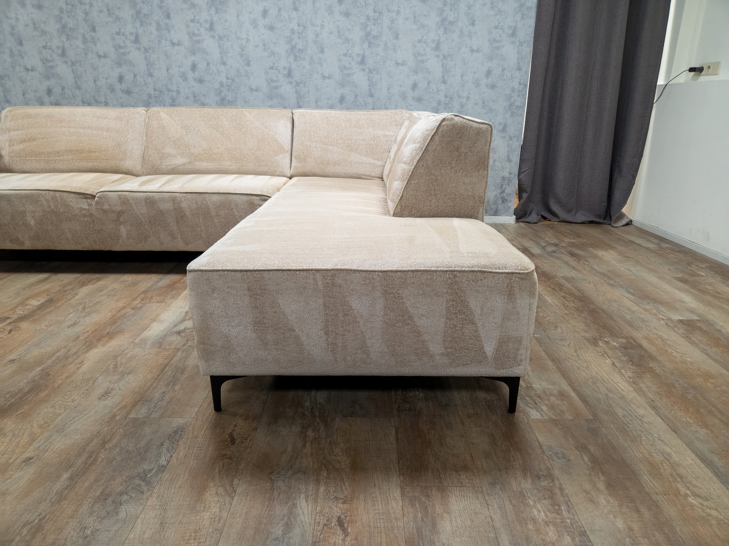 Groot Beige Hoekbank – Elegant Design met Luxe Zitcomfort