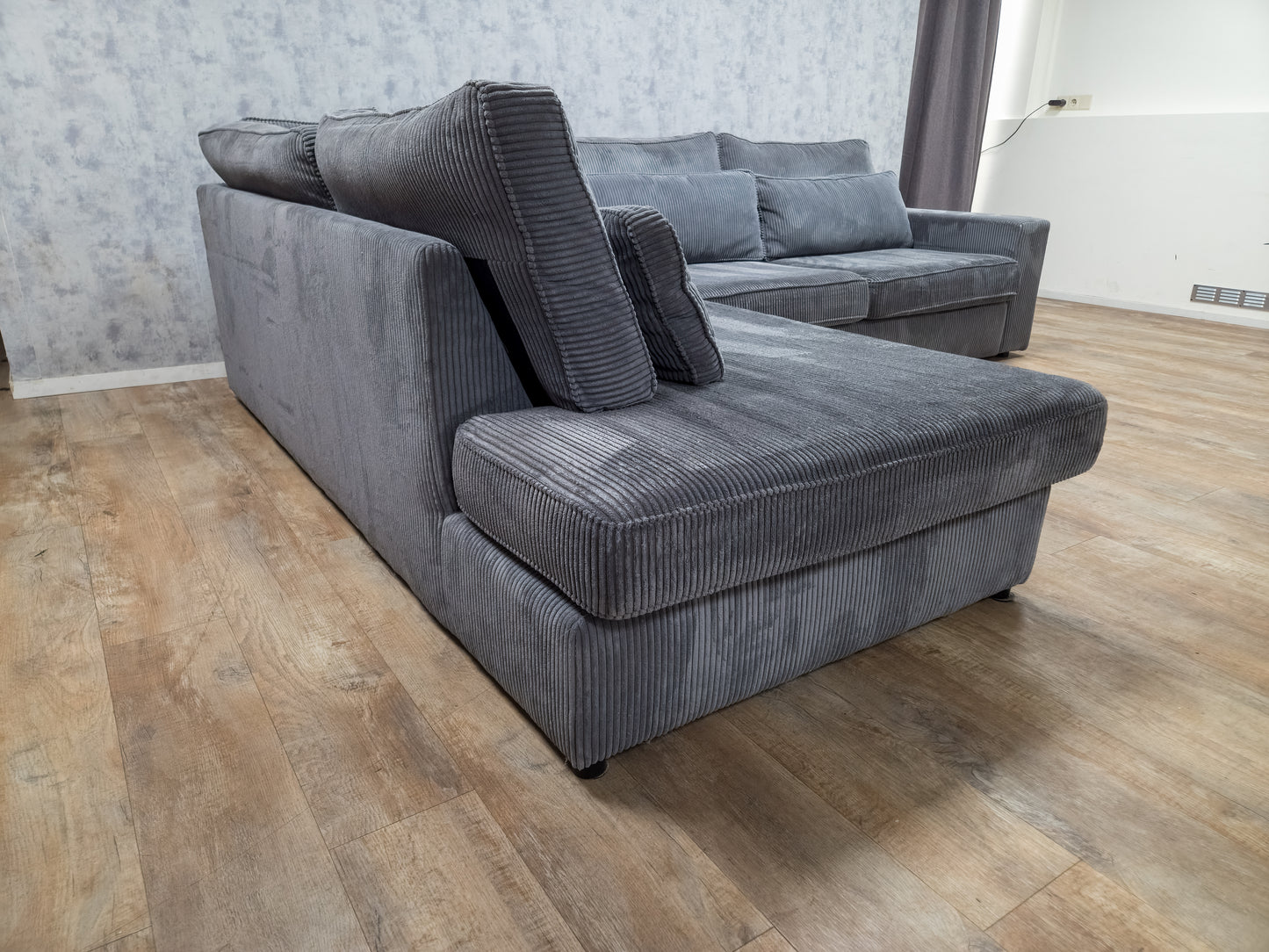 Antraciet Ribstof Hoekbank –  Zacht, Stijlvol en Comfortabel