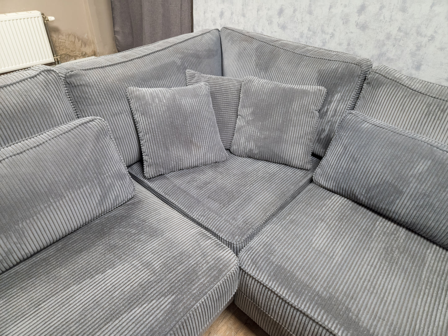 Antraciet Ribstof Hoekbank –  Zacht, Stijlvol en Comfortabel