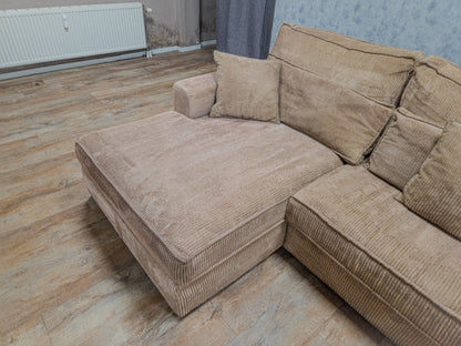 Mooi Taupe Kleur Ribstof Hoekbank