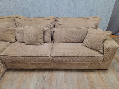 Mooi Taupe Kleur Ribstof Hoekbank