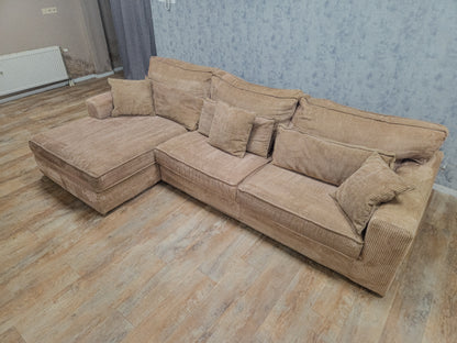 Mooi Taupe Kleur Ribstof Hoekbank