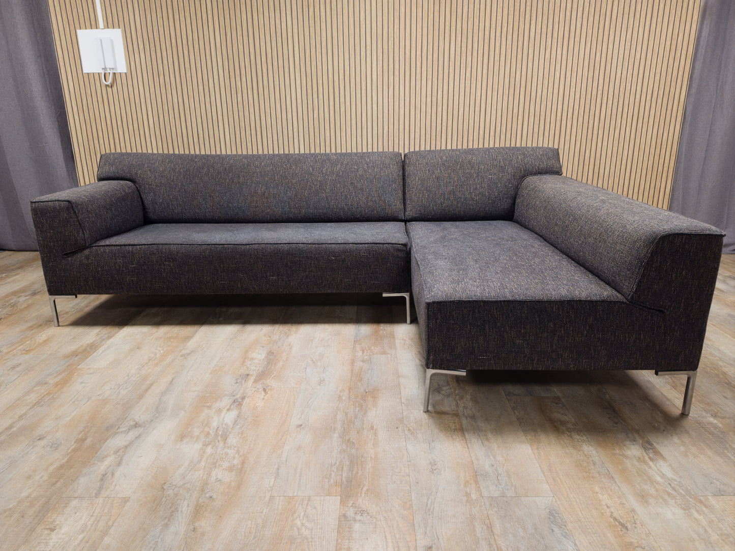 Zeer Mooie BRUIN ANTRACIET Hoekbank van DESIGN ON STOCK BLOQ