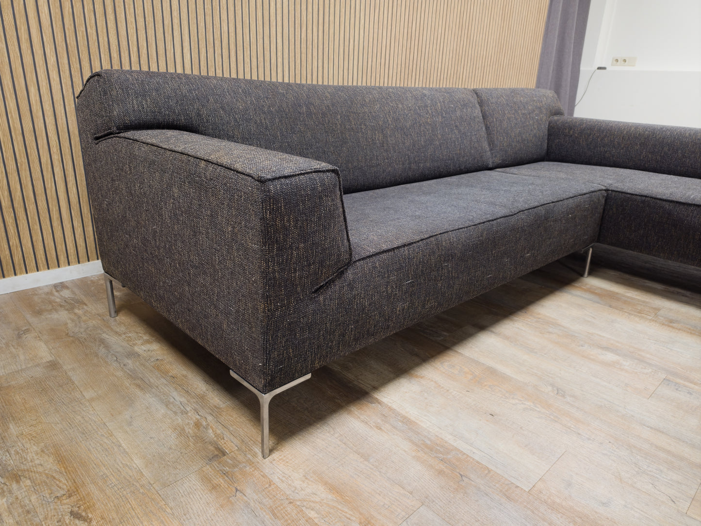 Zeer Mooie BRUIN ANTRACIET Hoekbank van DESIGN ON STOCK BLOQ
